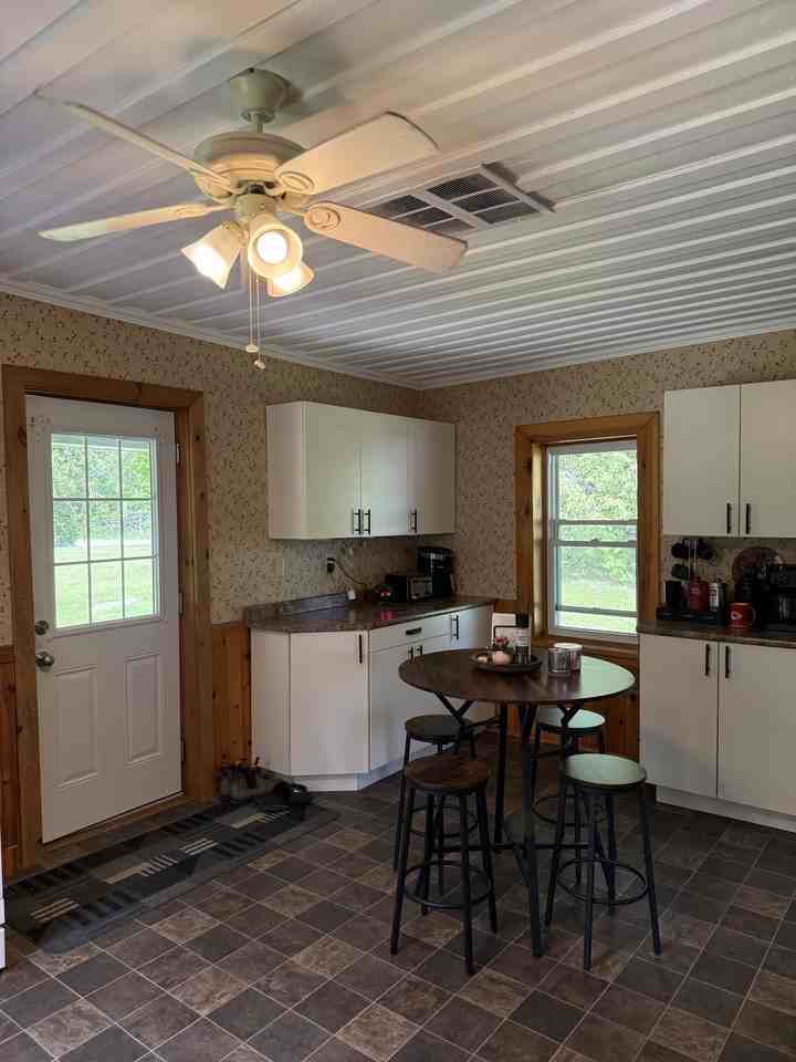 1622 Vanderwater Rd - Photo 5 of 18
