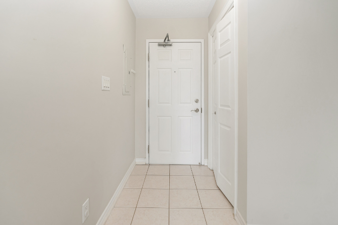 500 Mapleview Dr W, Barrie, ON L4N 9G4, Canada - Photo 5 of 24