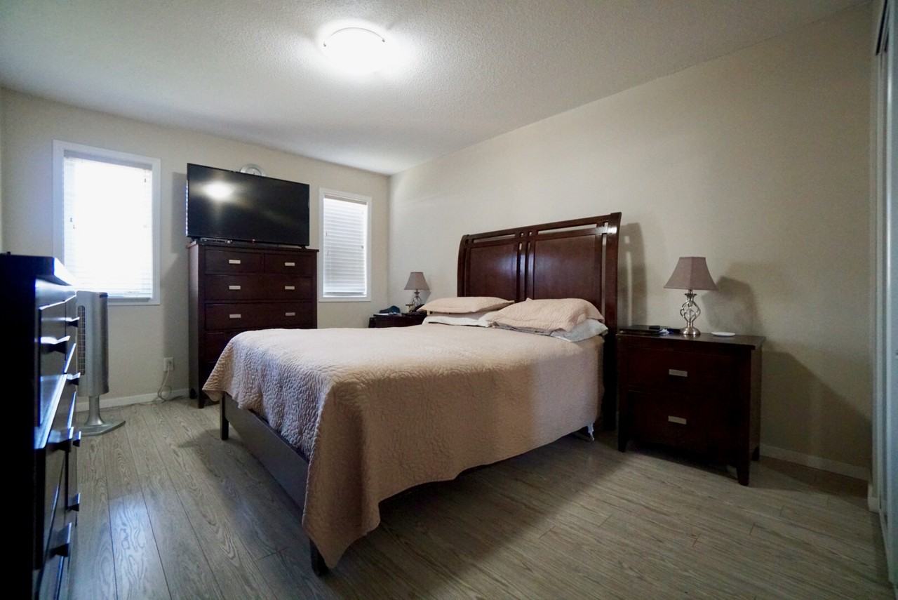 2495 King Edward St - Photo 4 of 15