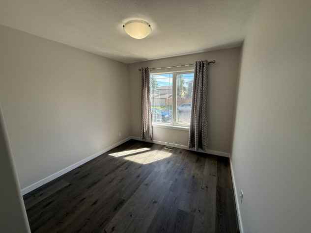 6 Bedrooms! Newly Renovated! Beautiful Home in Glendale! - Photo 6 of 39