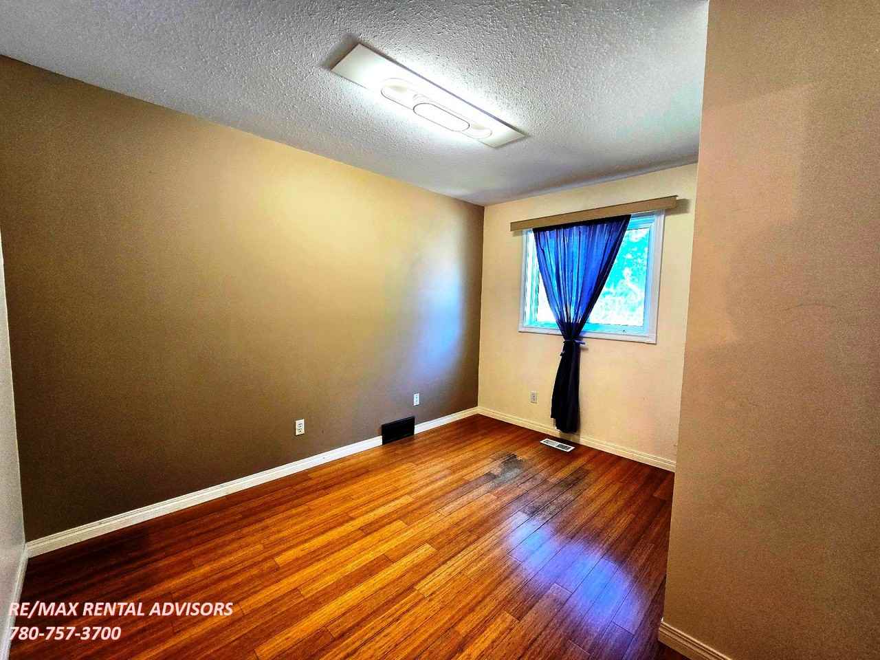 16524 99 St Nw - Photo 6 of 20