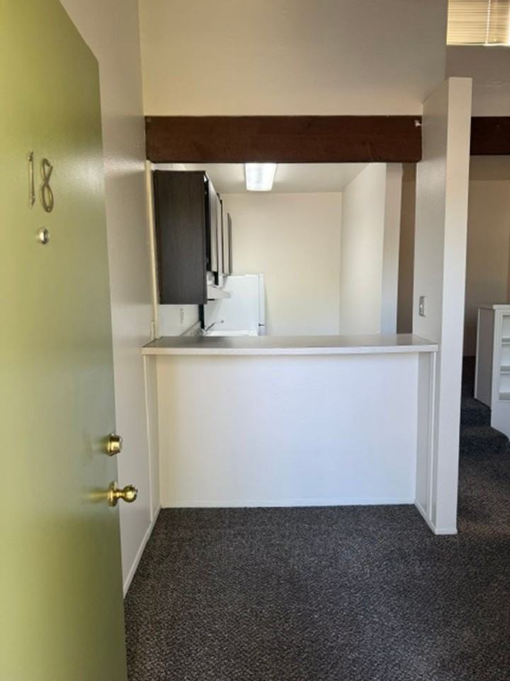 4171 California Ave #18 - Photo 3 of 11