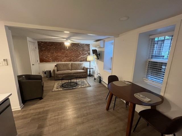 1646 Newton St Nw #1 - Photo 3 of 23