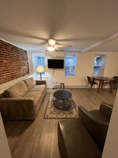 1646 Newton St Nw #1 - Photo 4 of 23