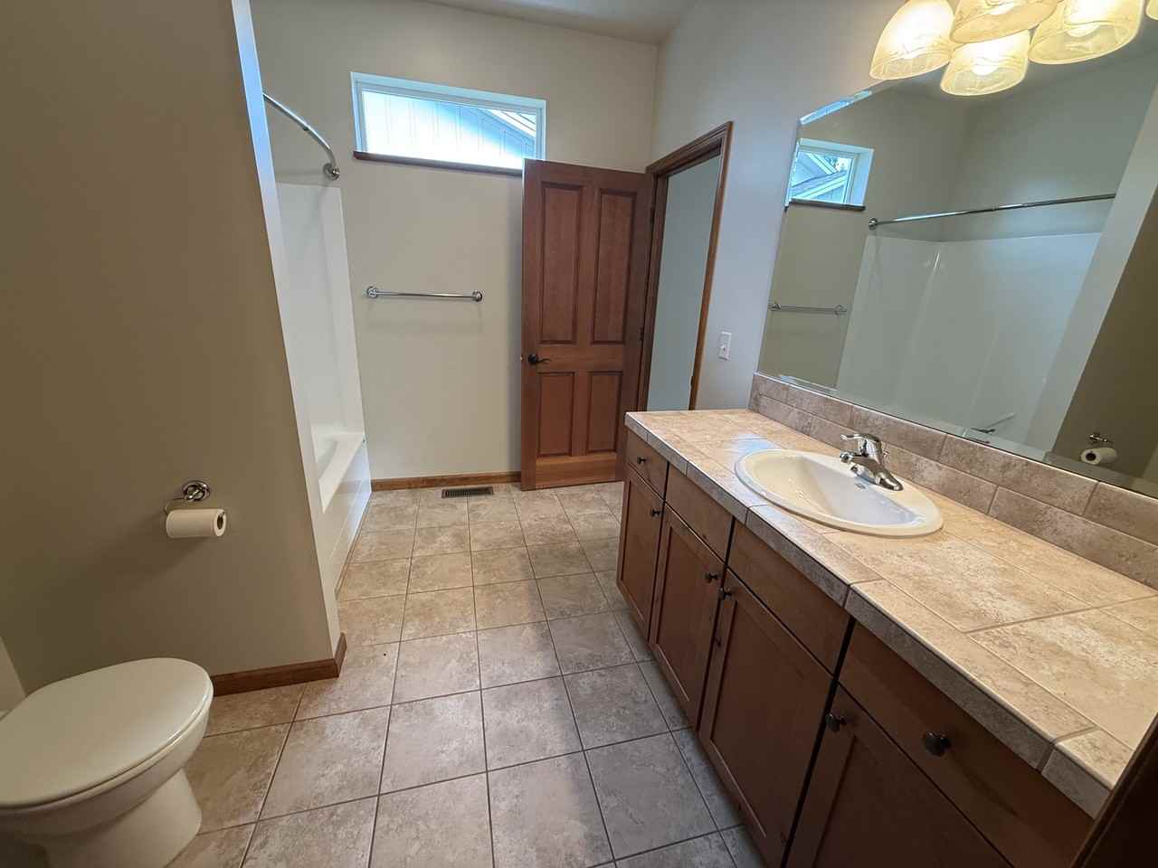 301 S Hanley Ave #1 - Photo 6 of 20