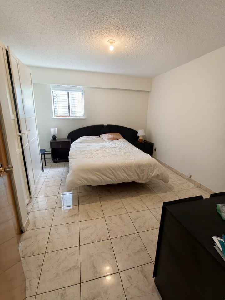 4547 Sophia St - Photo 5 of 7