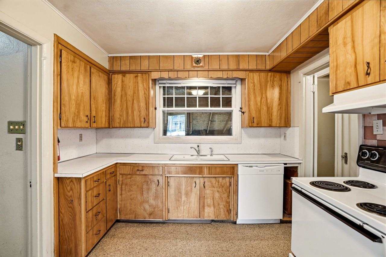 808 E Mission Ave #1 - Photo 5 of 24