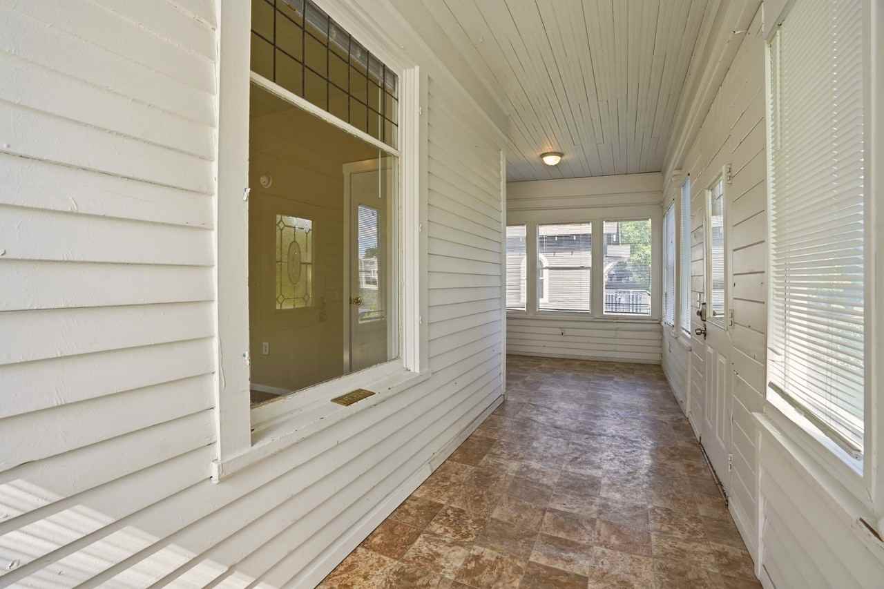 1011 E Augusta Ave #1 - Photo 2 of 30