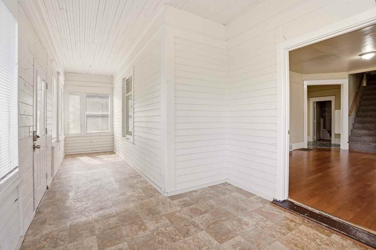 1011 E Augusta Ave #1 - Photo 4 of 30