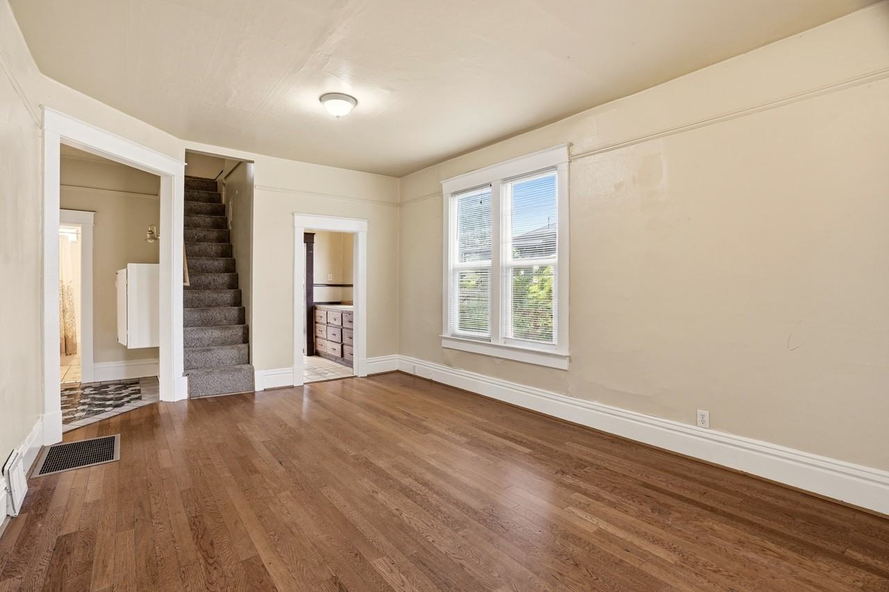 1011 E Augusta Ave #1 - Photo 6 of 30