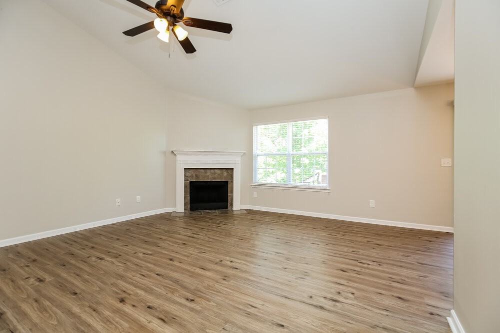183 Lyndhurst Dr - Photo 4 of 17