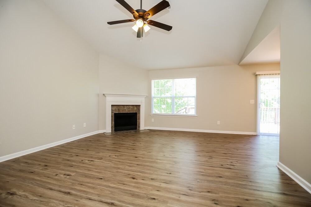 183 Lyndhurst Dr - Photo 5 of 17