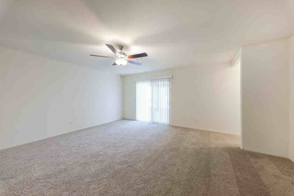 25802 W Coles Rd - Photo 3 of 16