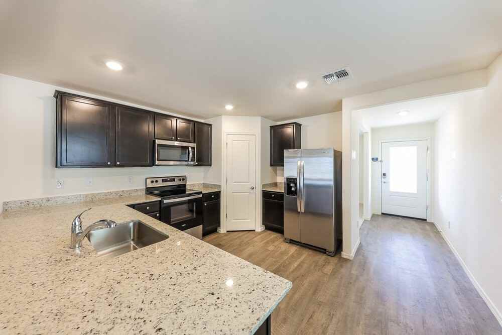 25802 W Coles Rd - Photo 6 of 16