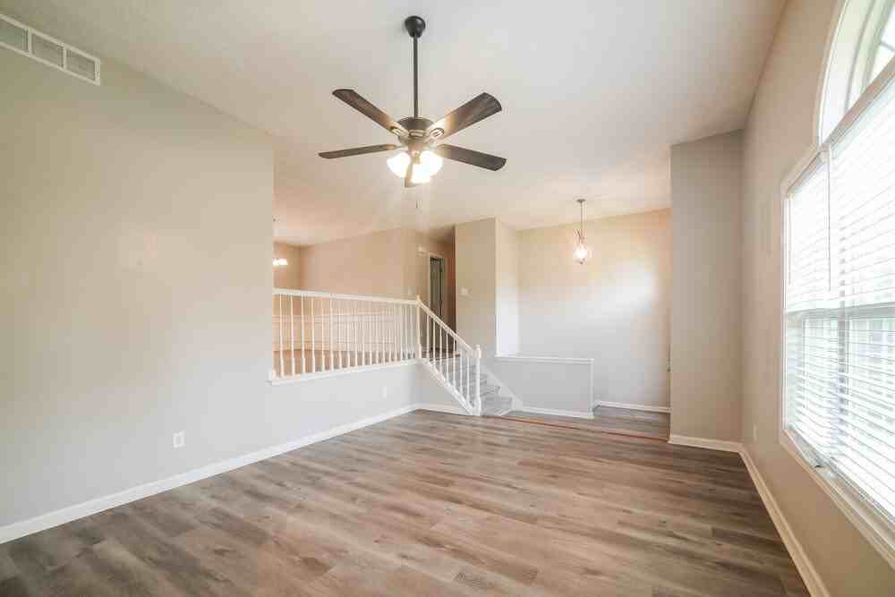 124 S Winds Dr - Photo 6 of 17