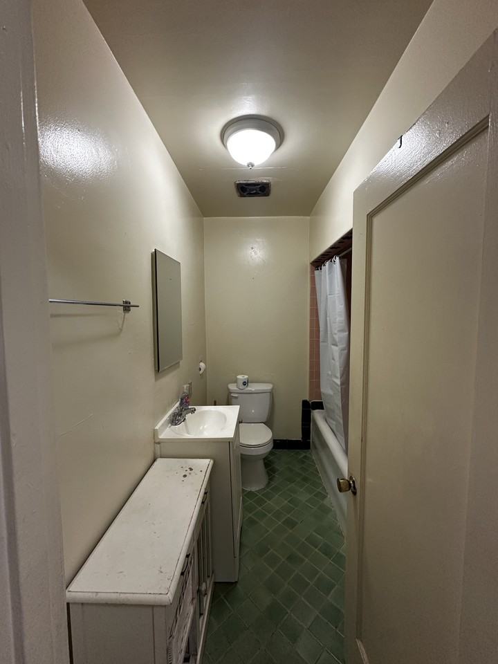 8106 Holly Street & 1600 81st Avenue - 8106 #8106 - Photo 5 of 18