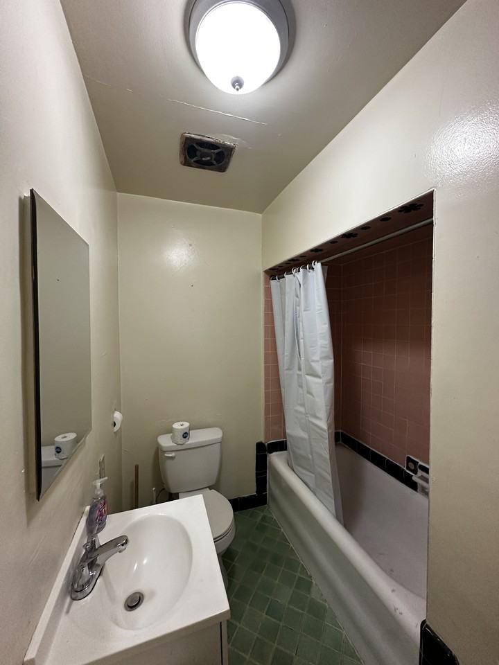 8106 Holly Street & 1600 81st Avenue - 8106 #8106 - Photo 6 of 18