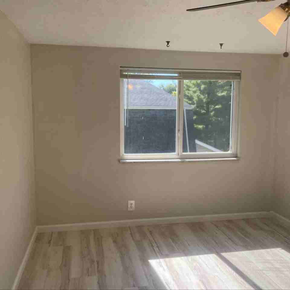 8 Holloway Dr #B - Photo 6 of 15