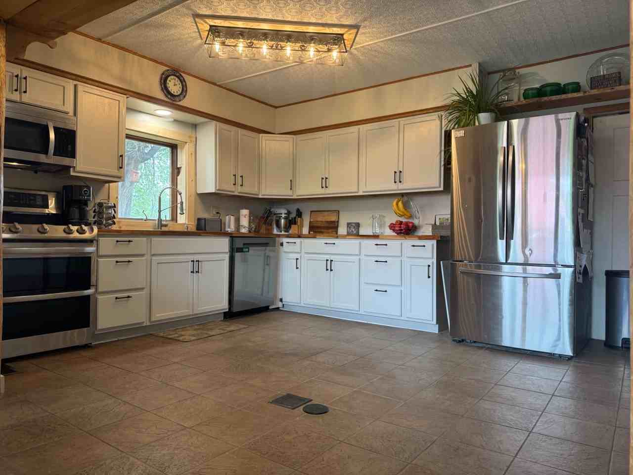 406 W Railroad Ave - Photo 2 of 15