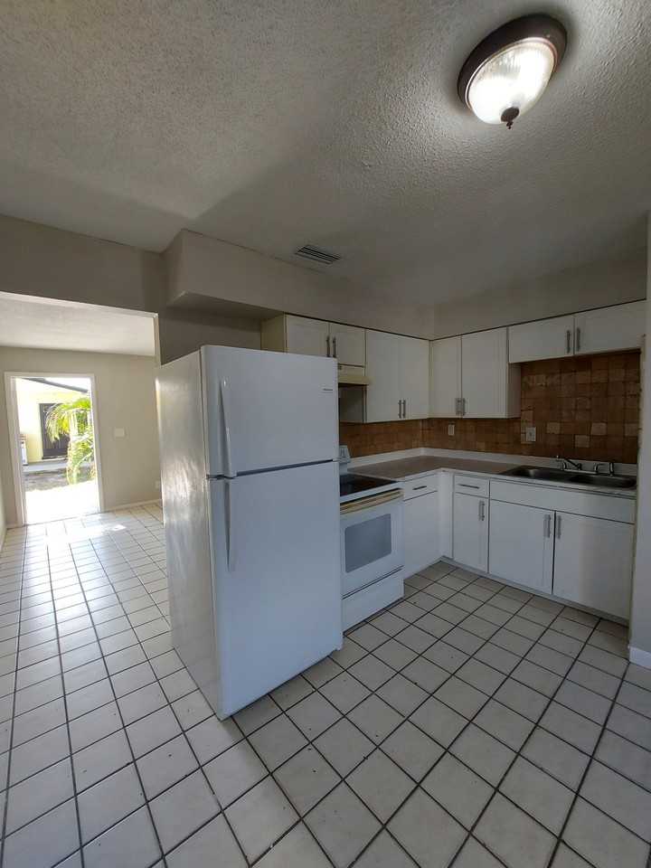 5552 5554 8th Ave - 5554 #5554 - Photo 6 of 11