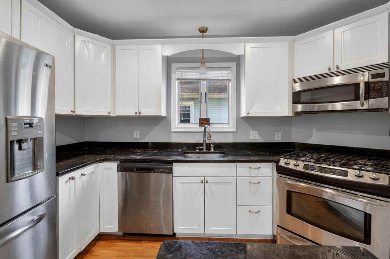 132 Raleigh Ave - Photo 4 of 11