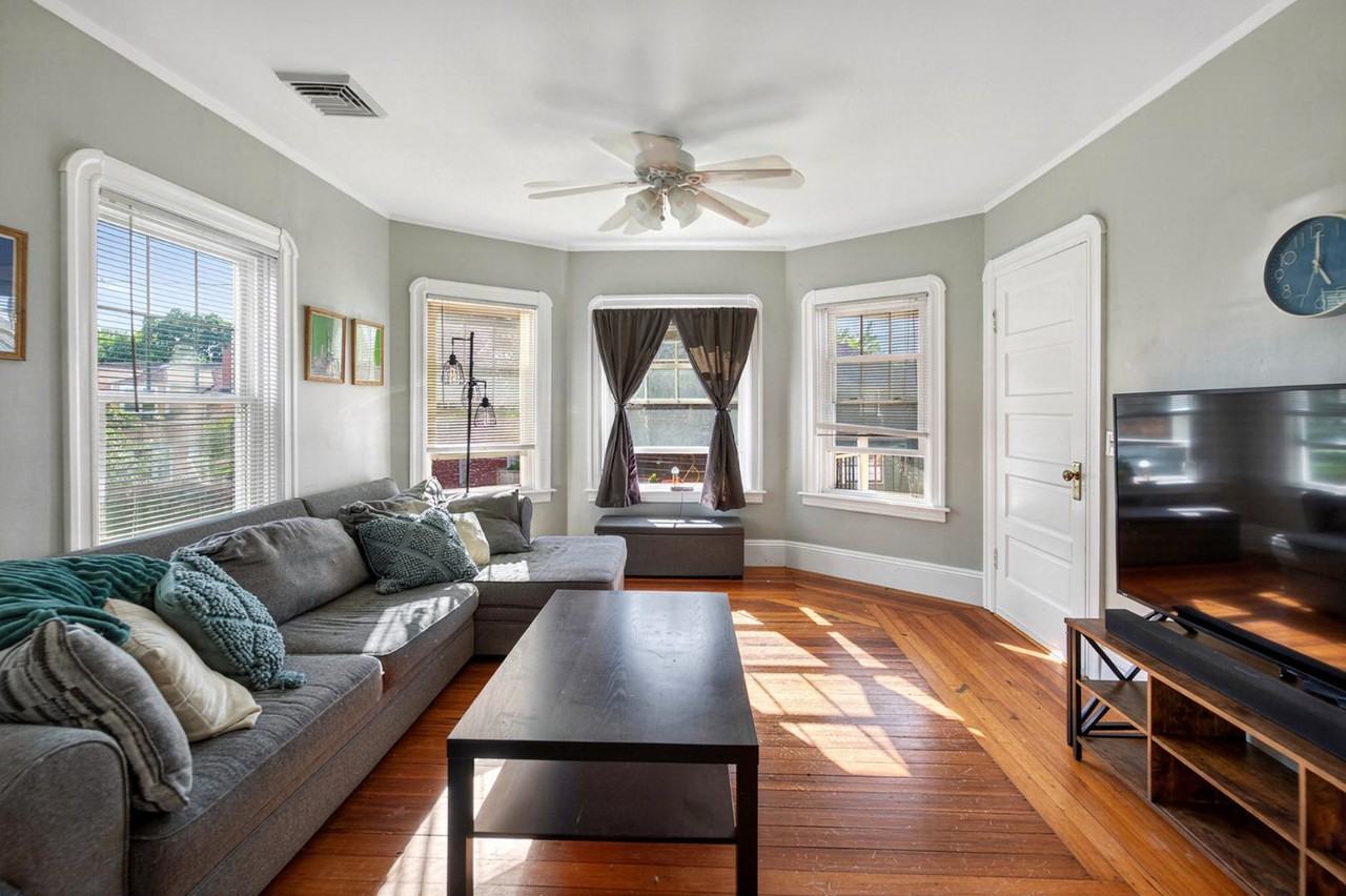 132 Raleigh Ave - Photo 5 of 11