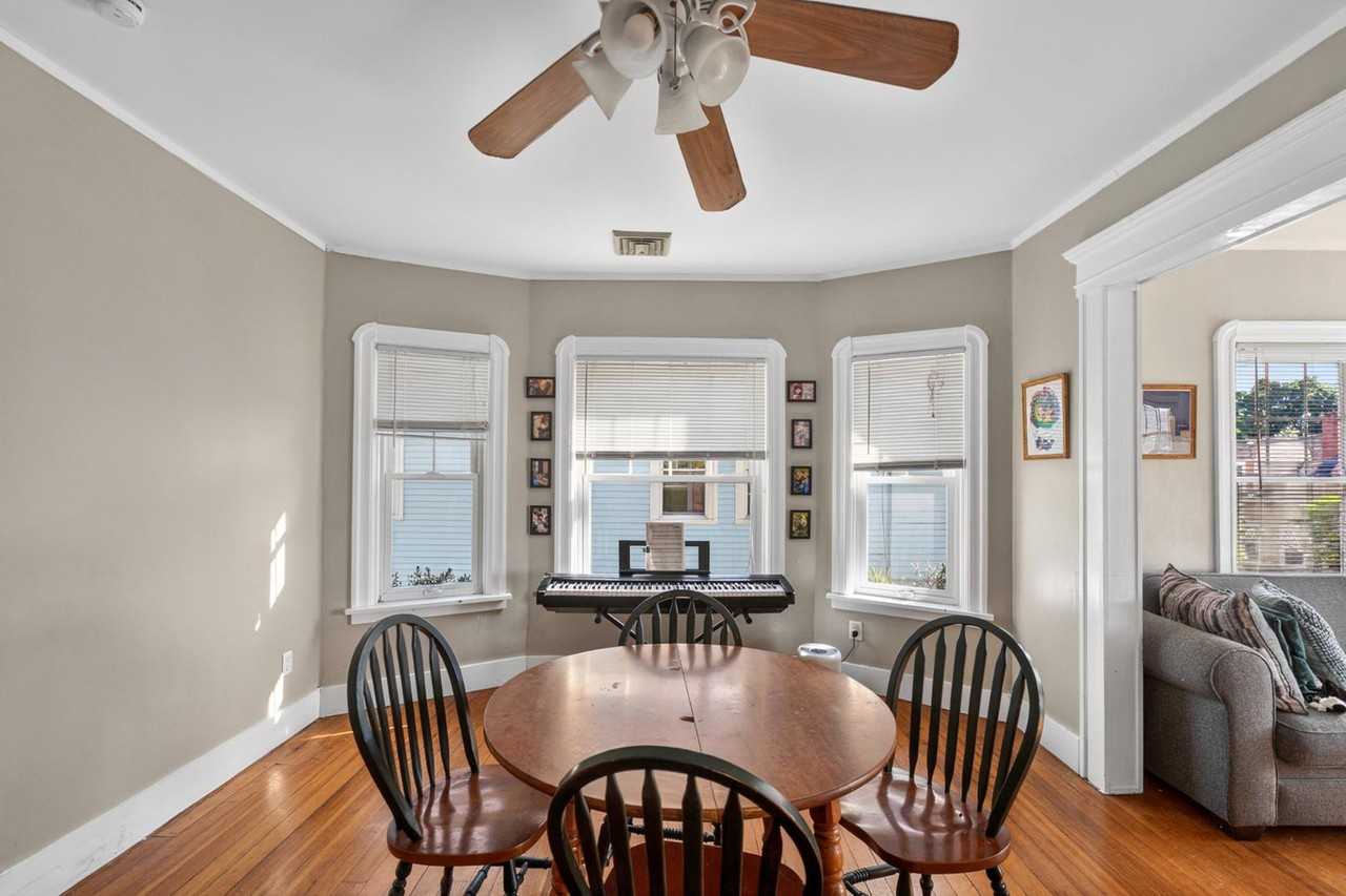 132 Raleigh Ave - Photo 7 of 11
