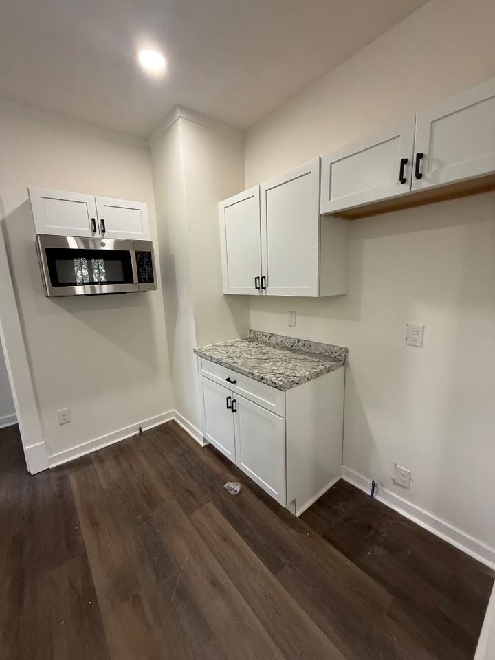 1359 Park St - Photo 4 of 8