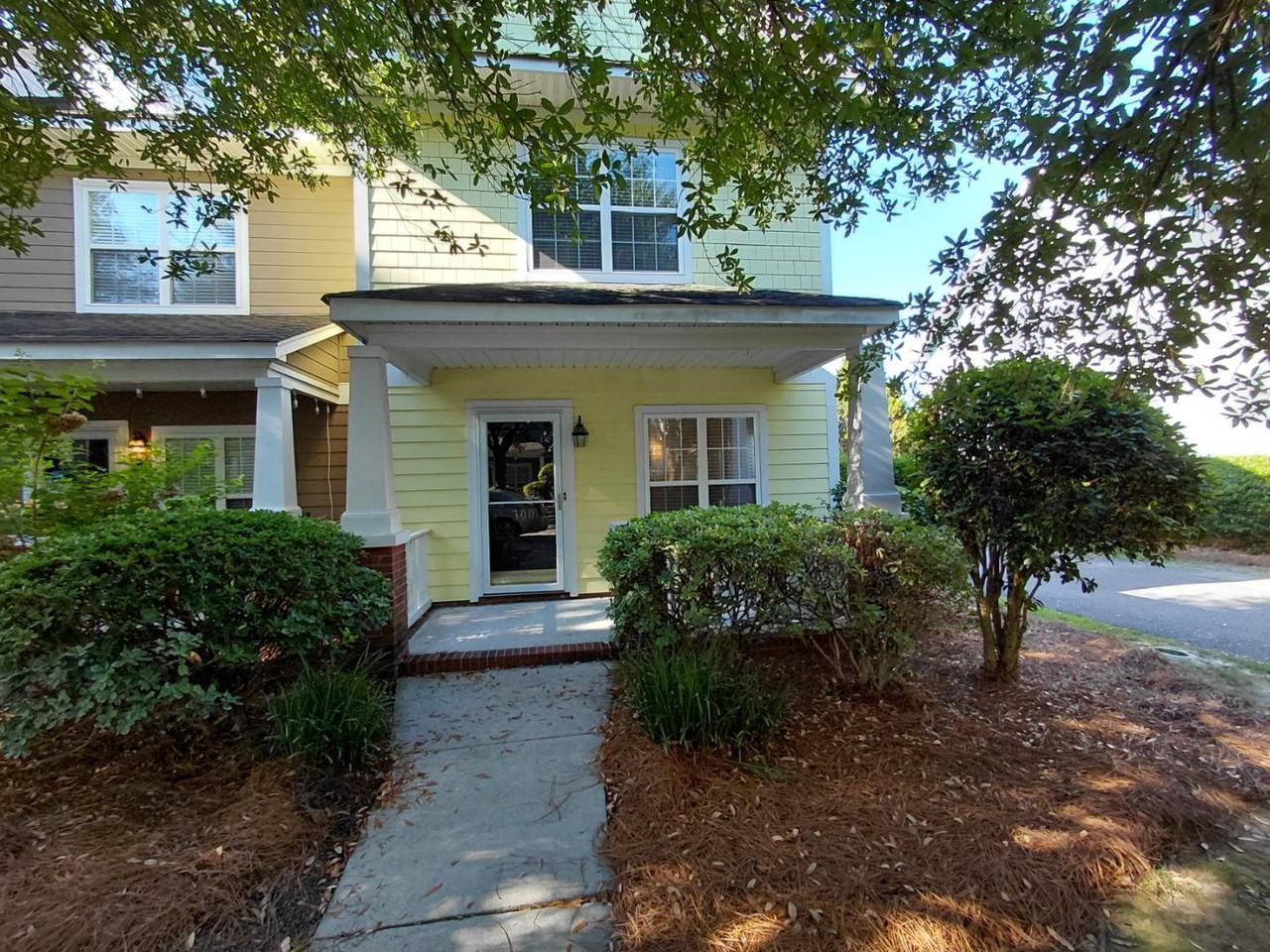 300 Hampton Forest Dr - Photo 3 of 11