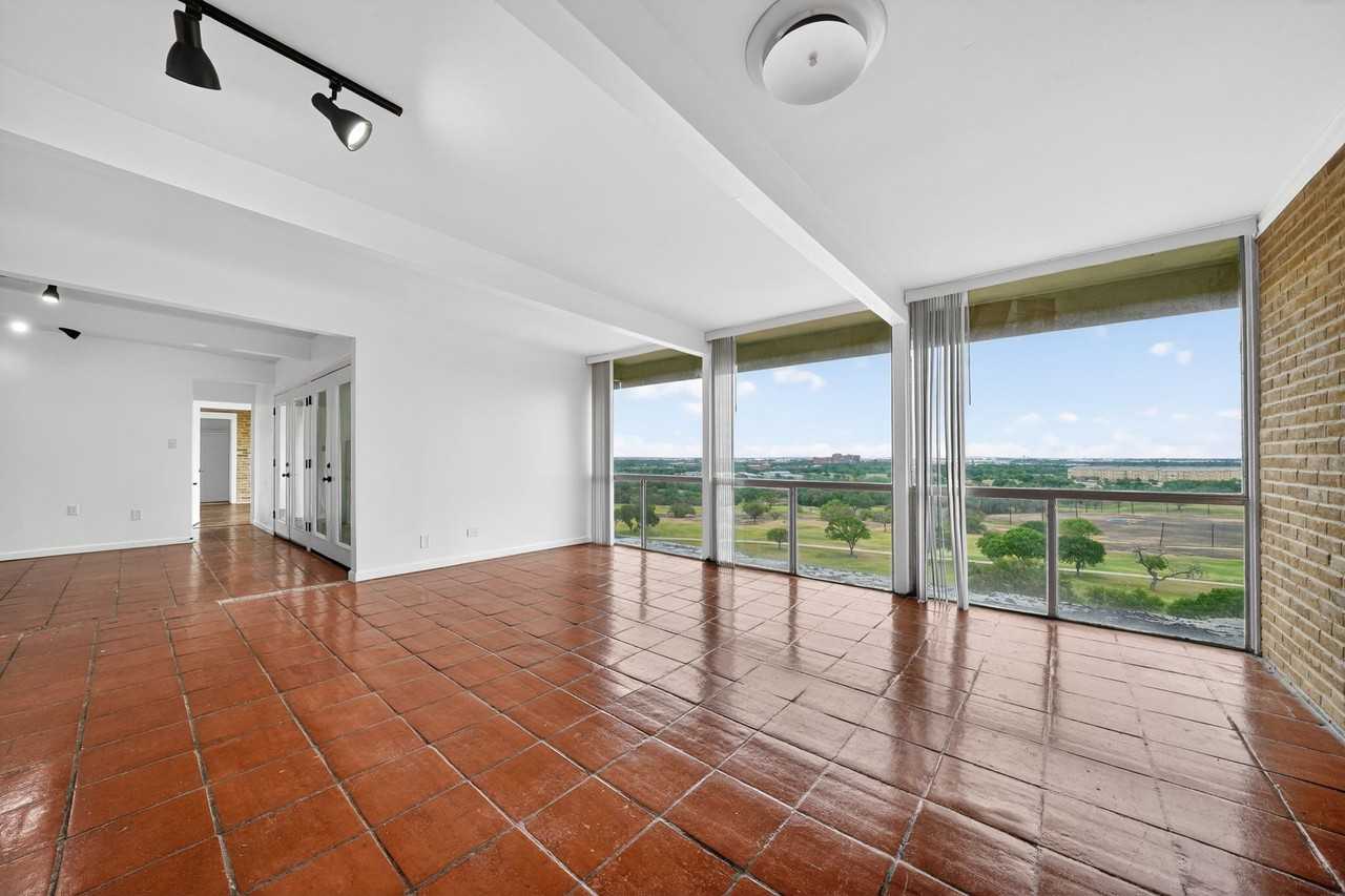Four Oaks Apartments - Photo 5 of 45