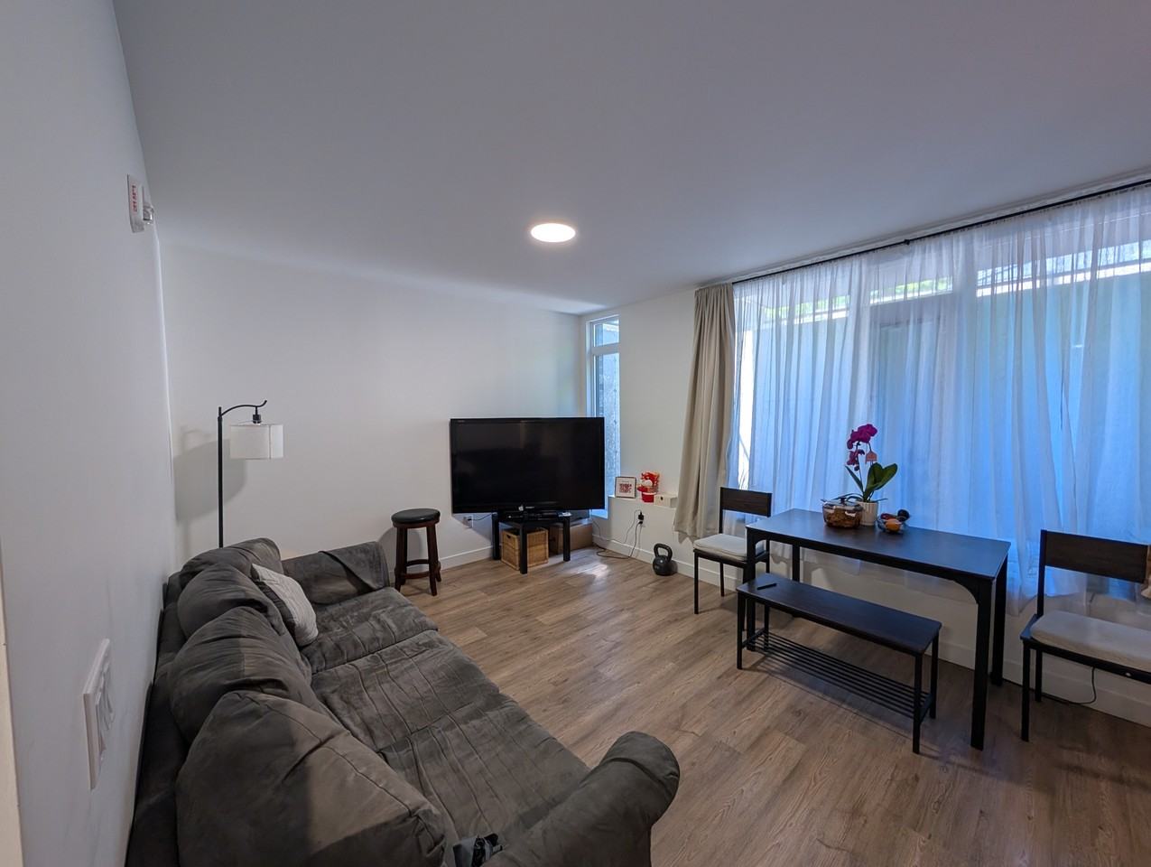 4 Champlain Avenue, Unit 002 - Photo 4 of 13