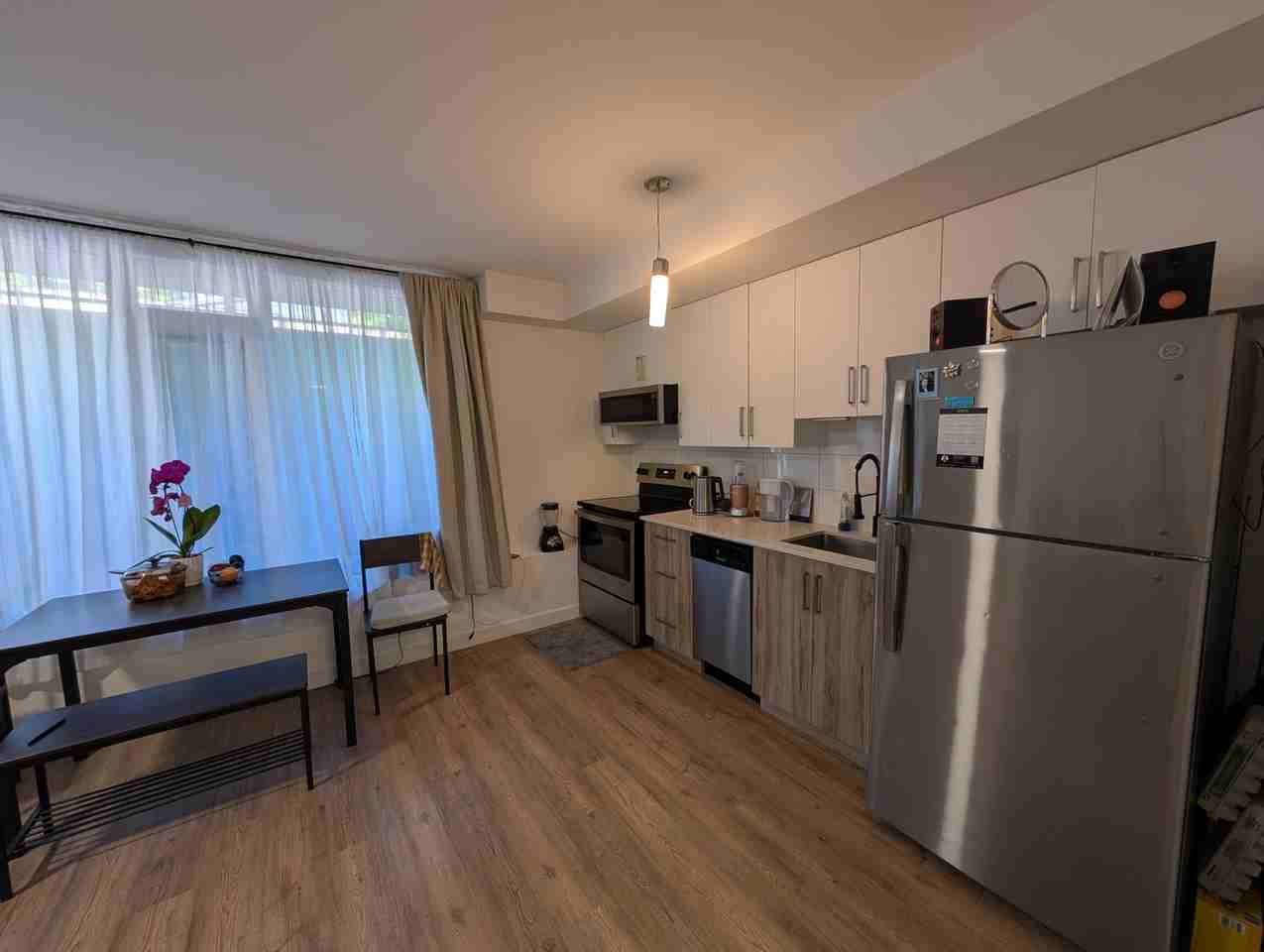4 Champlain Avenue, Unit 002 - Photo 5 of 13