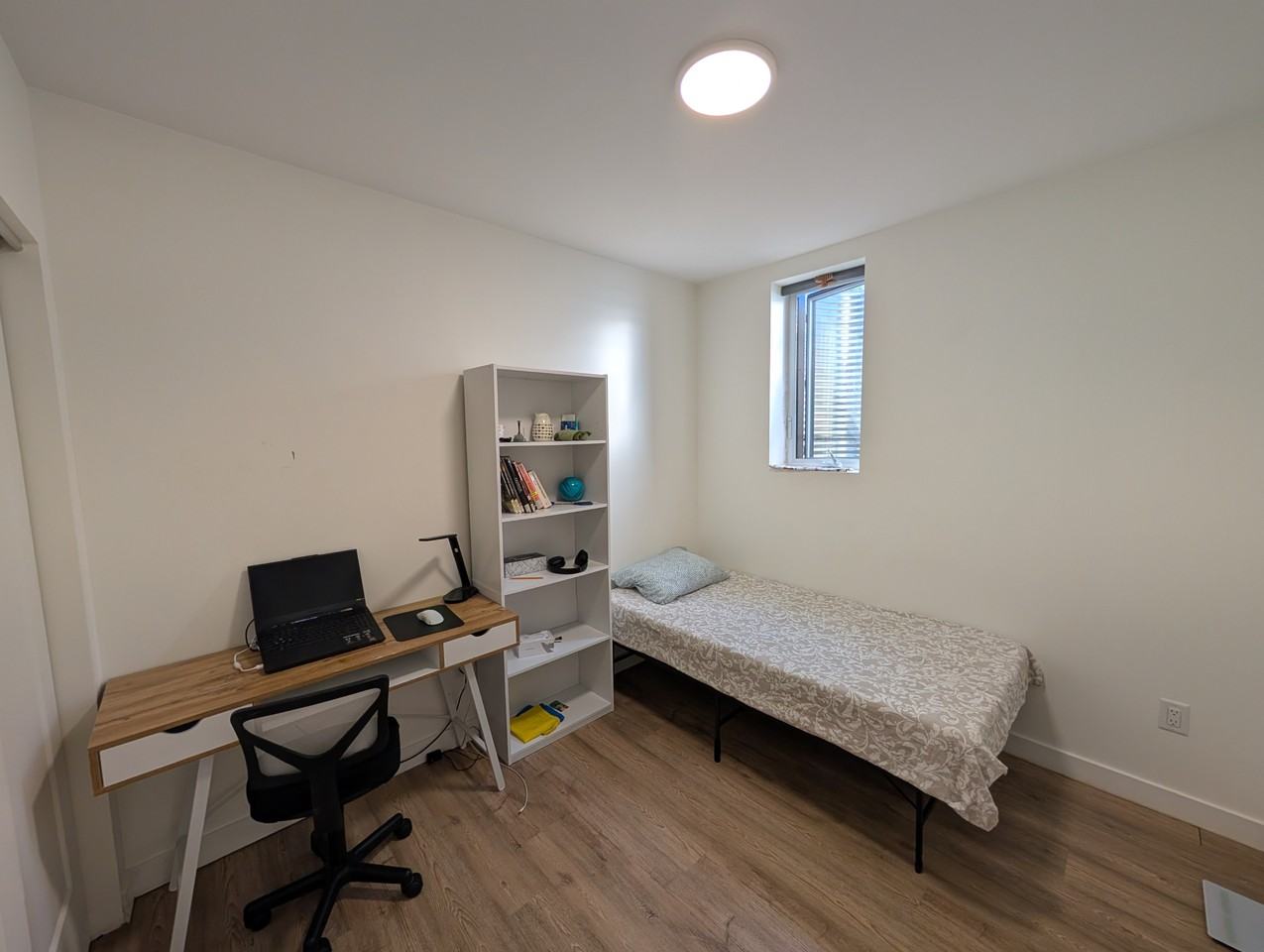 4 Champlain Avenue, Unit 002 - Photo 7 of 13
