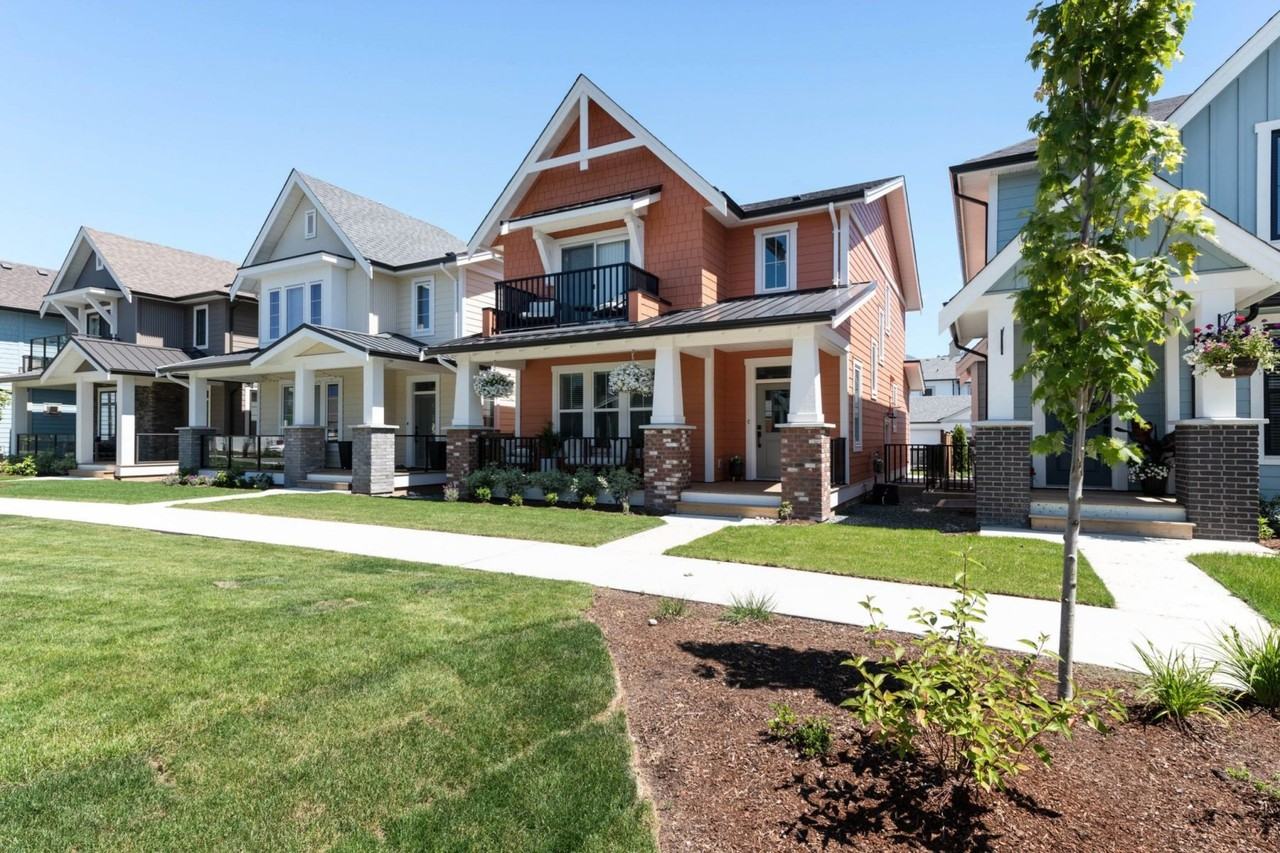 Iron Horse - RowHome - Photo 2 of 10