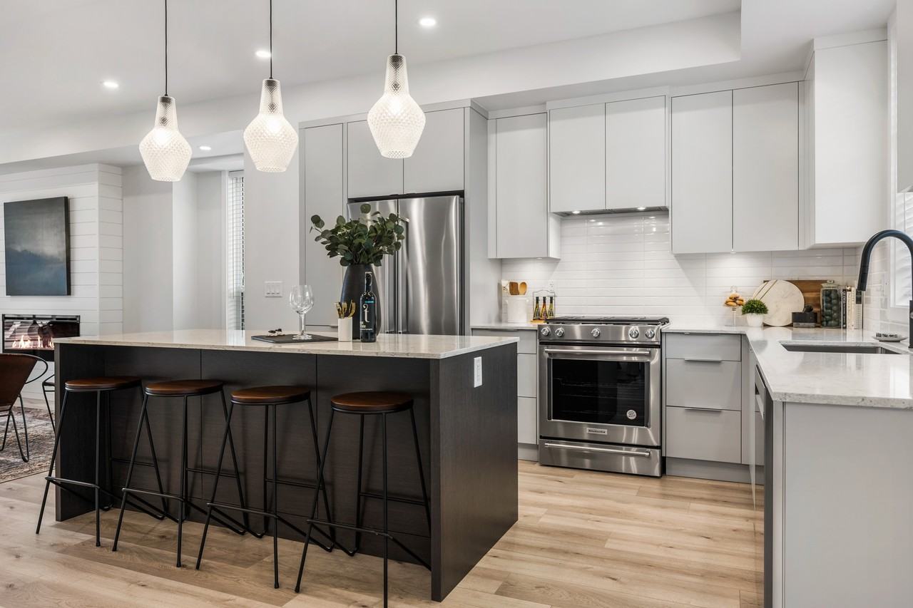 Iron Horse - RowHome - Photo 6 of 10