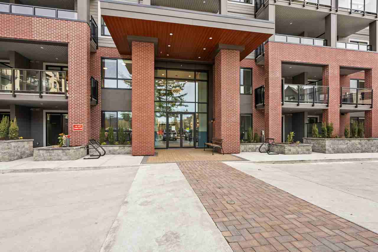 York Residences - Photo 2 of 50