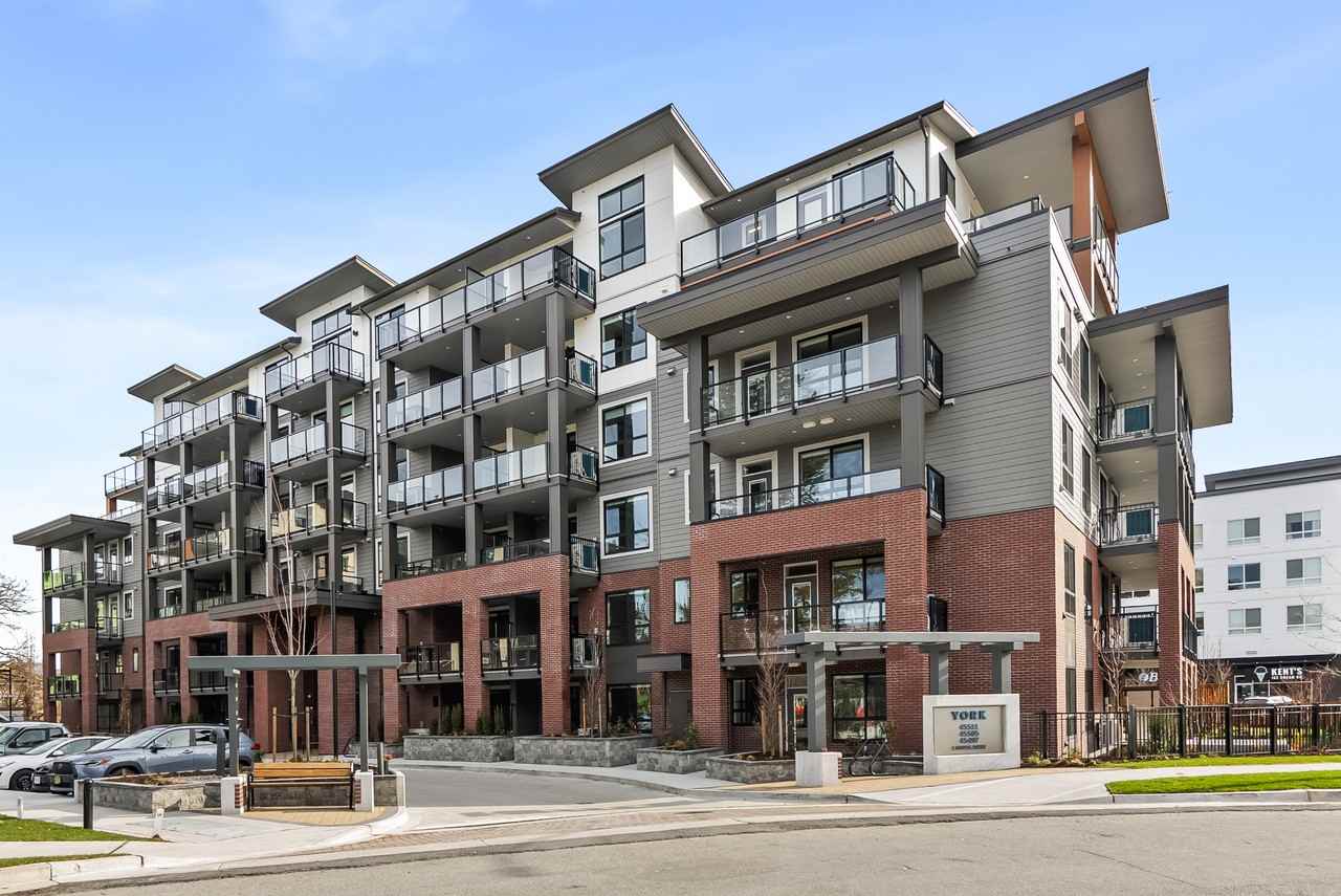 York Residences - Photo 6 of 50