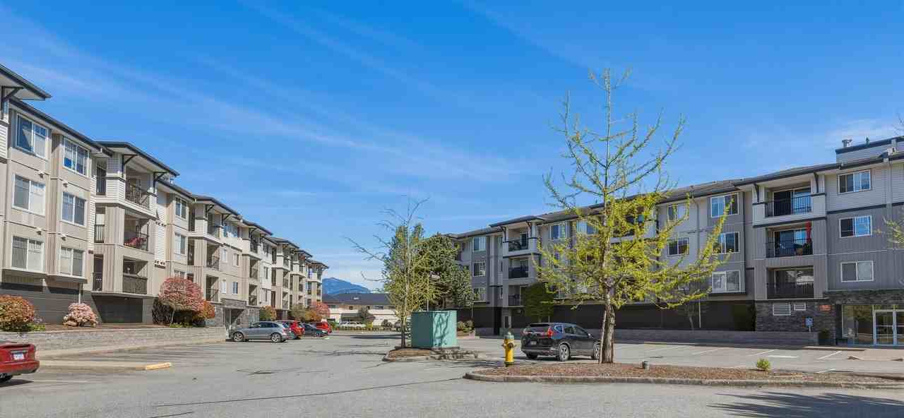 Chateau Grace Apartments - Photo 2 of 7