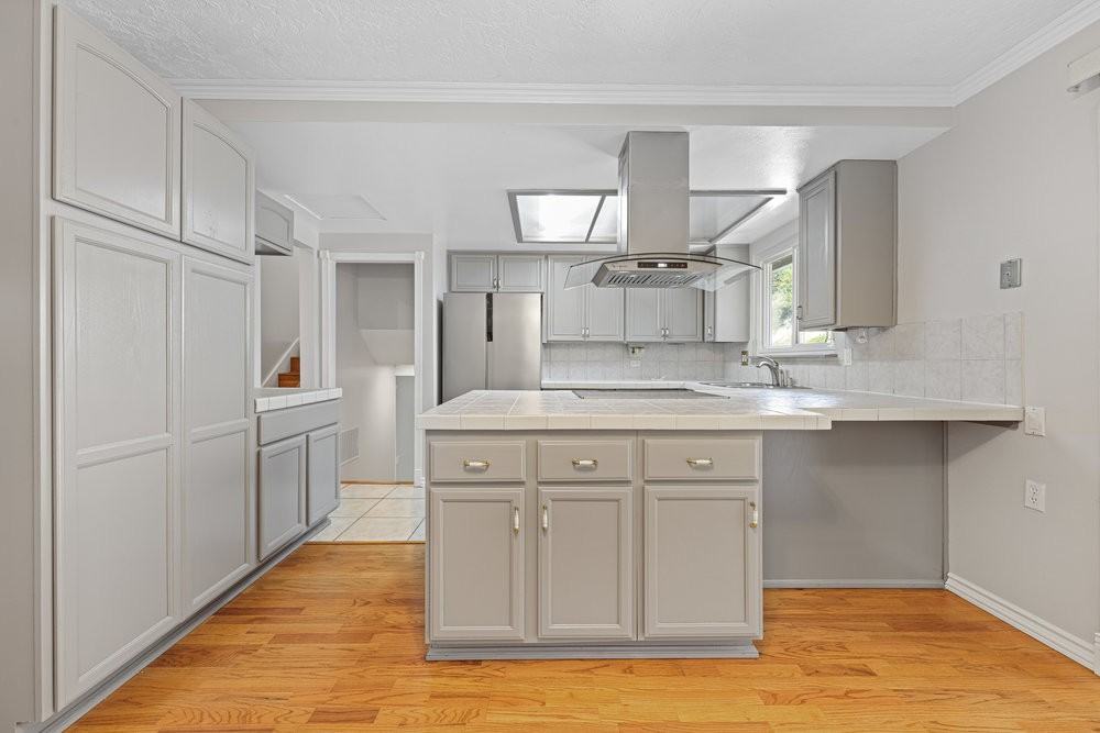 4825 54th St #1 - Photo 4 of 27