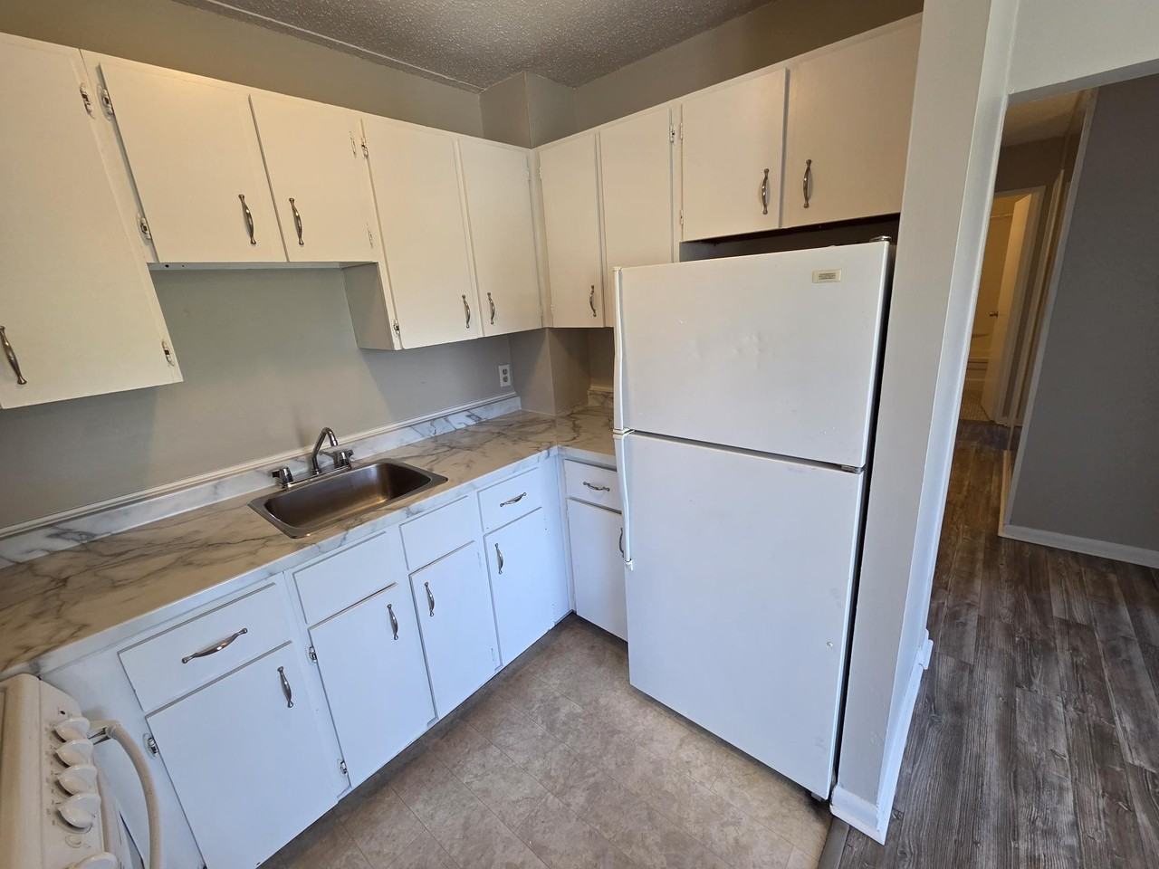411 Ellerdale St #504 - Photo 6 of 30