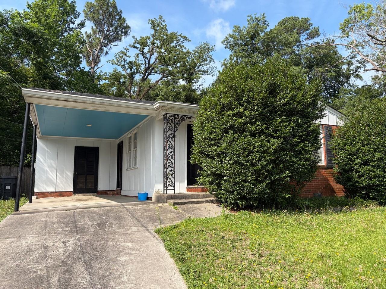 3012 Pinewood Dr - Photo 2 of 22