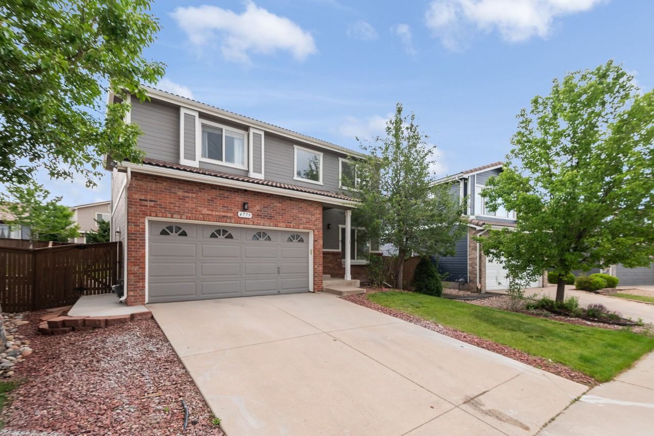 4779 Waldenwood Dr - Photo 2 of 33