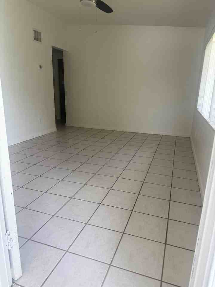 8 E Evans St #1 - Photo 2 of 13