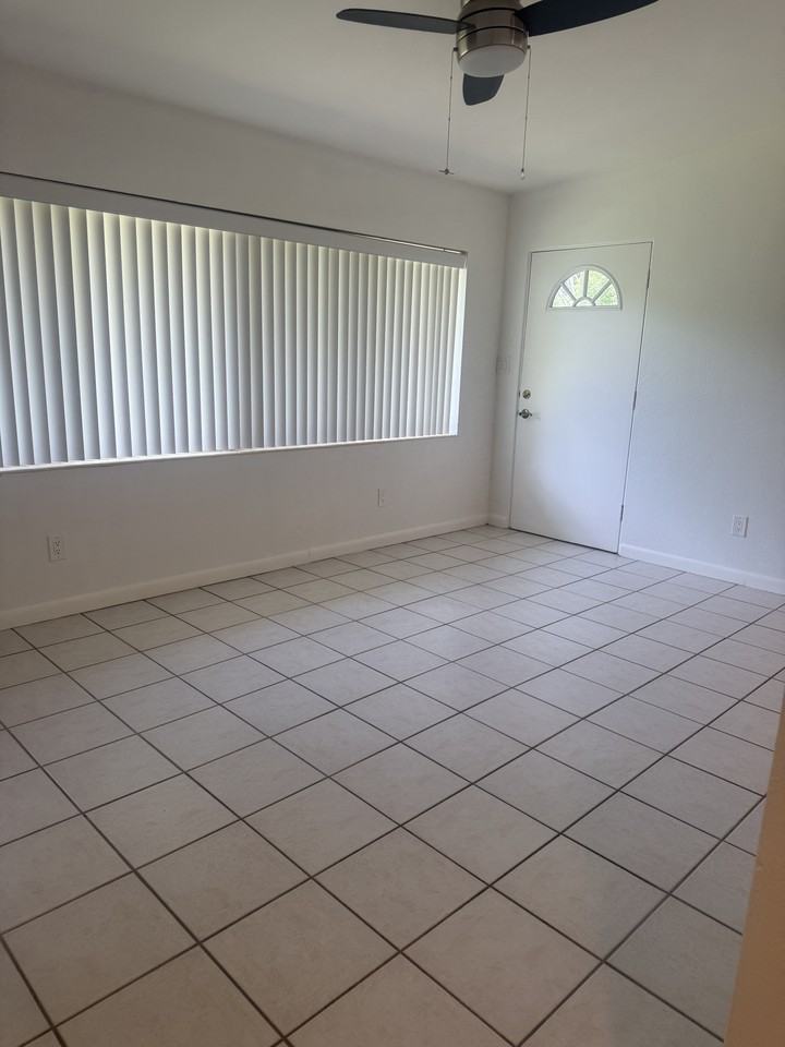 8 E Evans St #1 - Photo 3 of 13