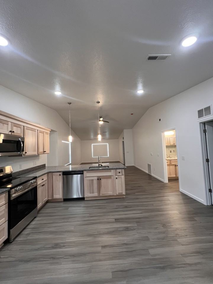 209 S Millersburg St #1 - Photo 3 of 50