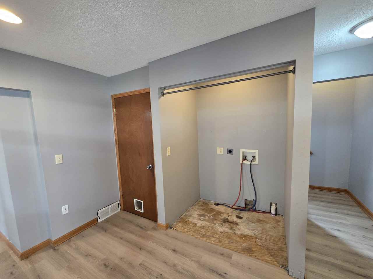 518 E 2nd St #1 - Photo 3 of 37