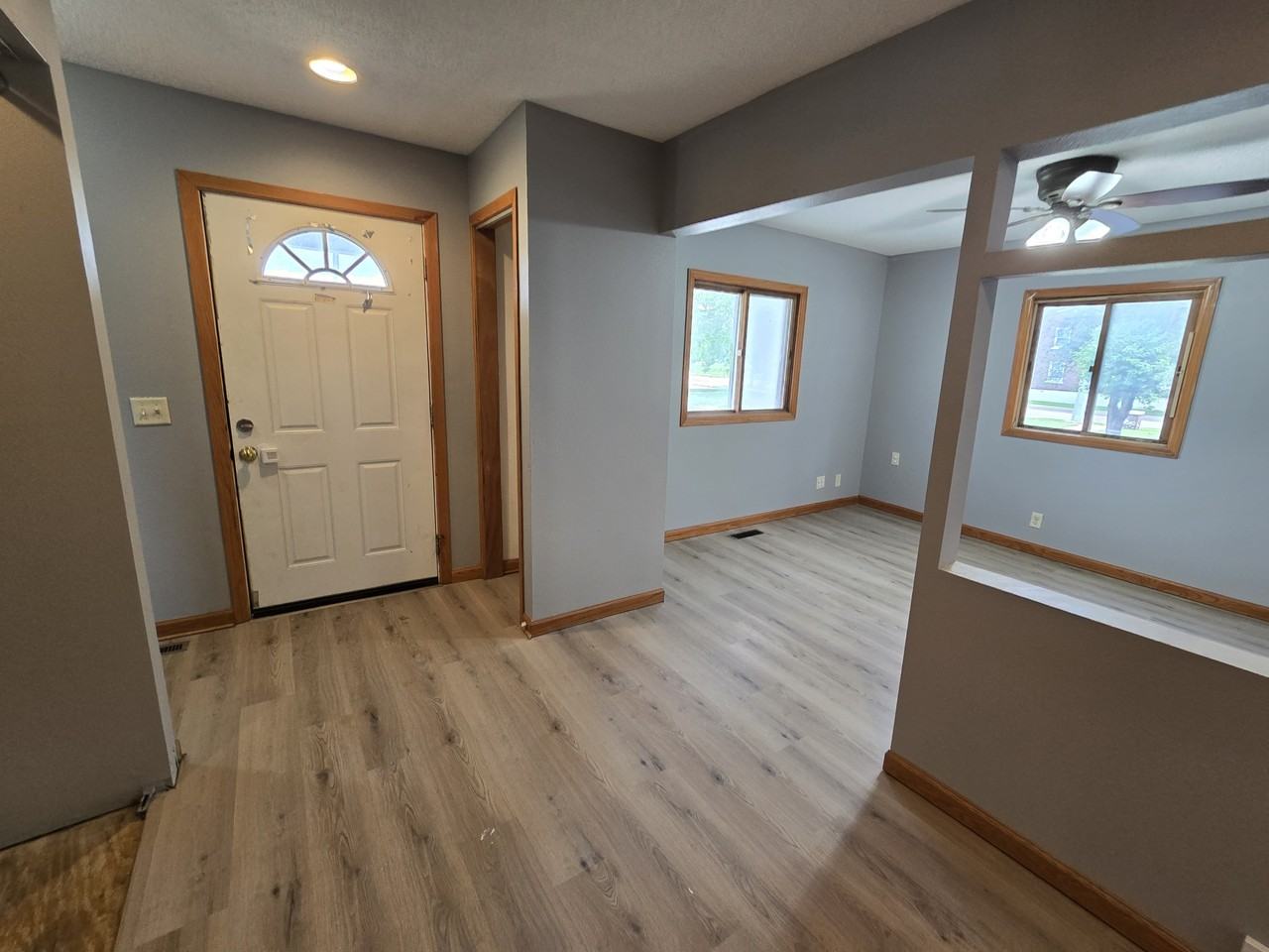 518 E 2nd St #1 - Photo 5 of 37