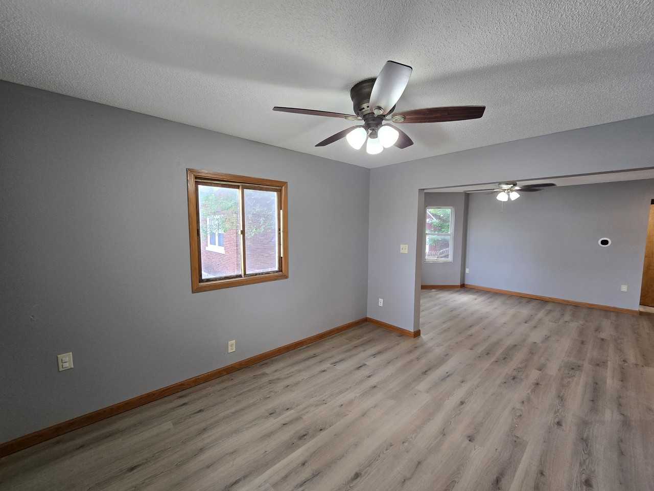 518 E 2nd St #1 - Photo 6 of 37
