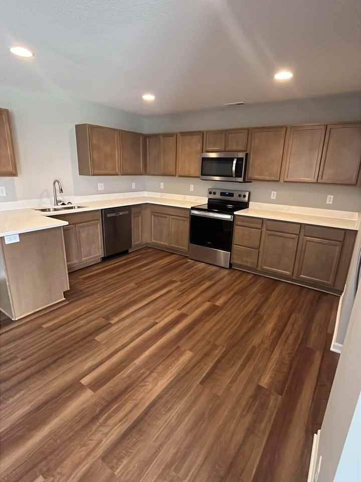 1094 Pebblecreek Ave #B - Photo 3 of 16