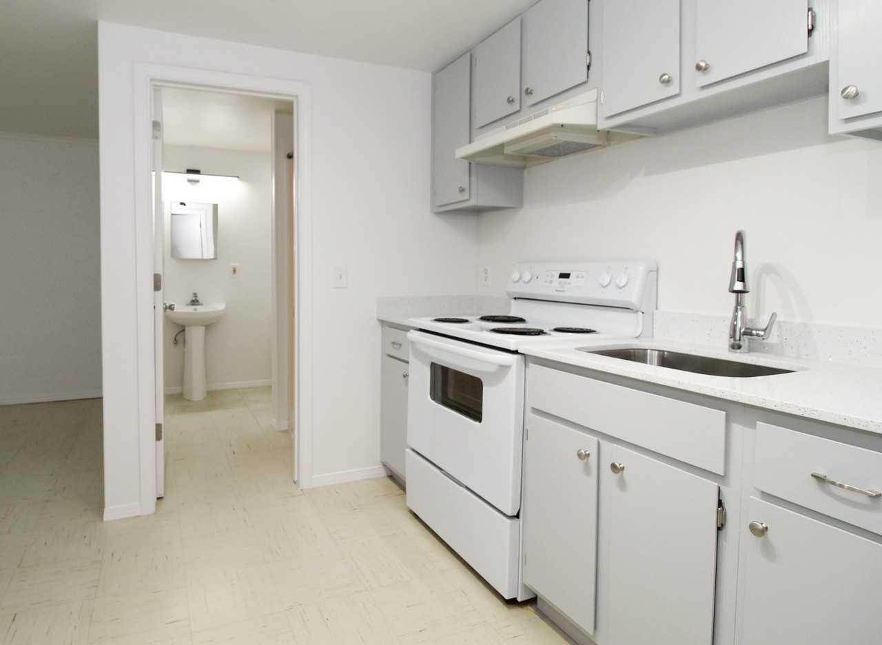 652 W Adams St #652AS - Photo 2 of 11